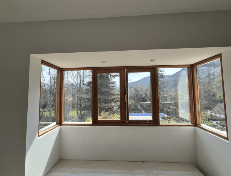 Ventana de madera fabricada a medida