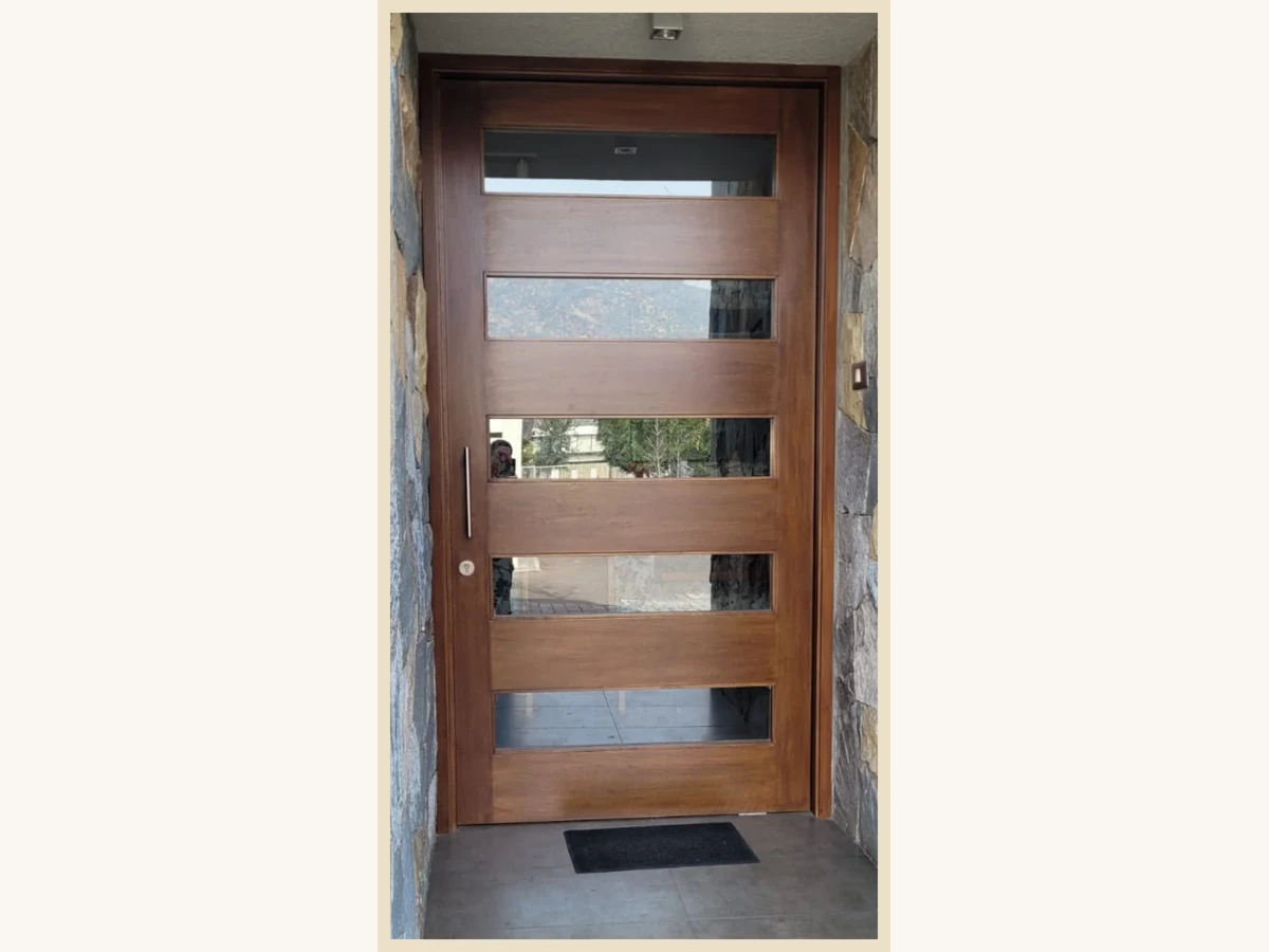 Puerta para instalar 5 vidrios MDF enchapada en Mara - Madera & Diseño